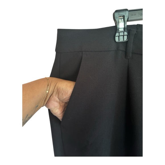 Old Navy Woman’s Plus 2X Black Extra High-Waisted Taylor Trouser Straight Pants - Picture 4 of 10